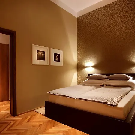 Apartment Gateway Center *